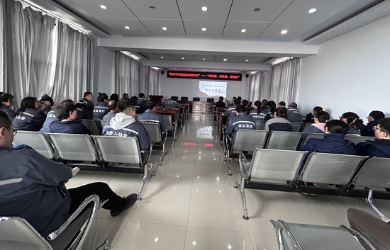 額吉淖爾制鹽有限公司工會與東烏旗工會等單位聯(lián)合開展“鑄牢中華民族共同體意識”——“助力鄉(xiāng)村振興 發(fā)揚紅色輕騎兵精神 關(guān)愛職工暖心義診”大型志愿服務(wù)活動